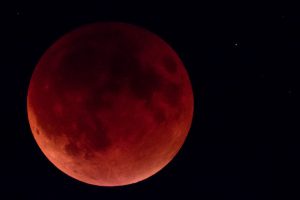 Photograph of the red moon as it looked on September 27, 2015.