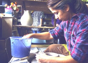 Potter Susan Ammann in Taos, New Mexico